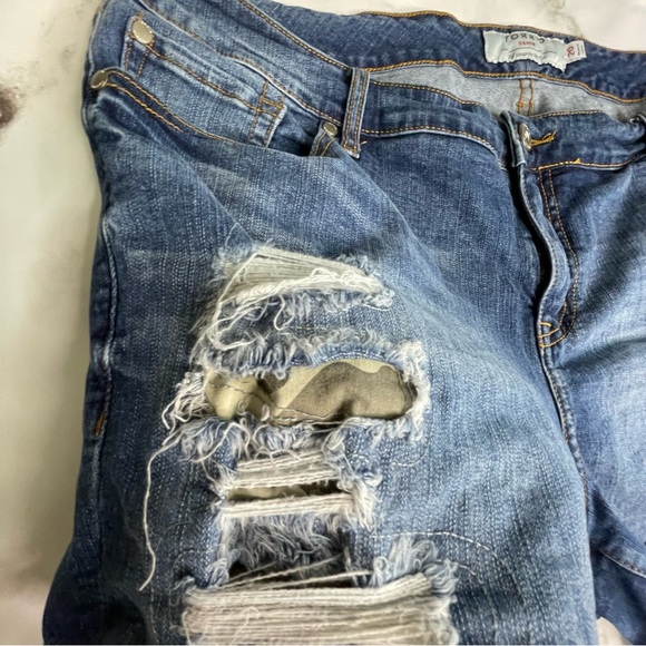 Torrid distressed denim shorts camo accents 20 - Picture 4 of 13